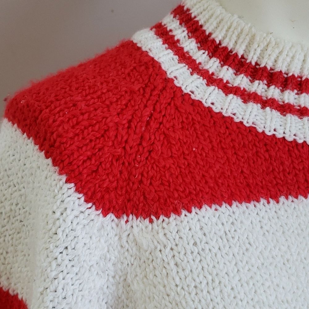 Vintage, Her's a Hug Red & White Stripe "Candy Cane" Christmas Sweater Size M - Picture 4 of 16
